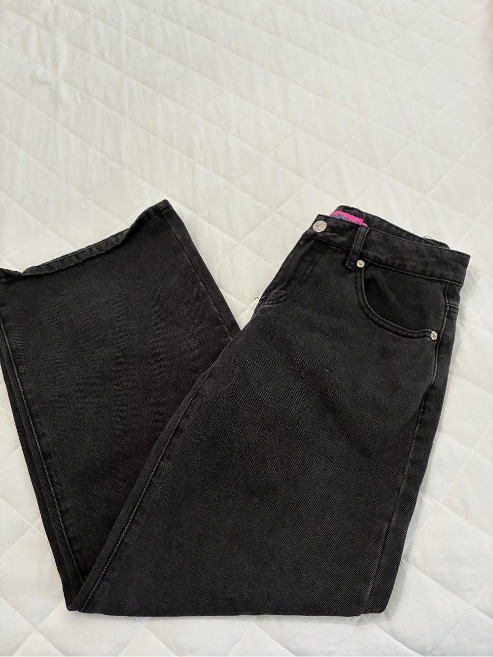 Black Low-Rise Edikted Petite Jeans